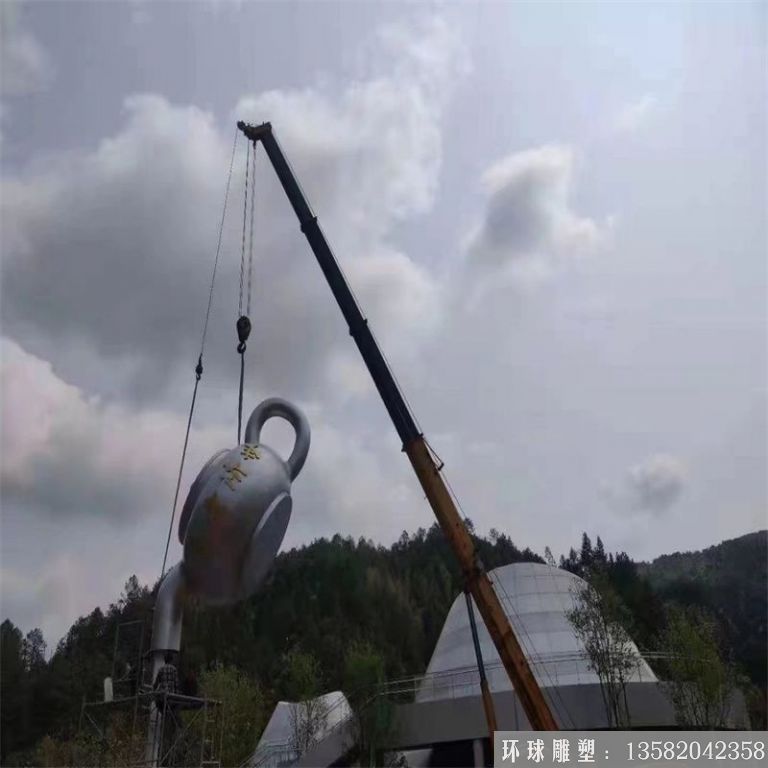 大型不銹鋼懸浮噴泉景觀可以自行安裝